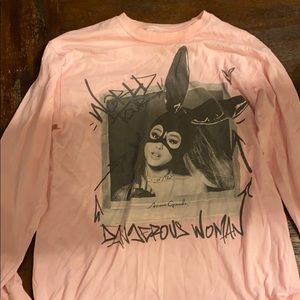 UO Ariana Grande DWT long sleeve
